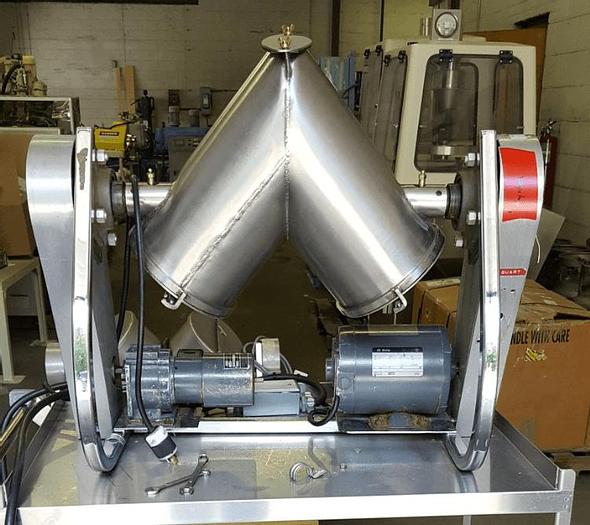 Used 8 QUART P-K TWIN SHELL BLENDER – SANITARY S/S – LIQUID/SOLIDS BAR