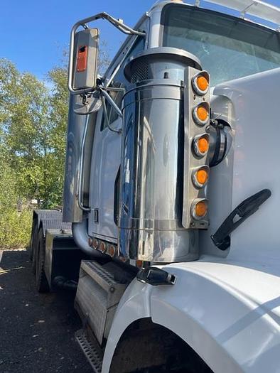 Used 2004 western star 4900 series