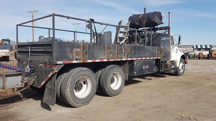 Used 2000 INTERNATIONAL-IHC 4900 Series Tandem Axle Deck Truck