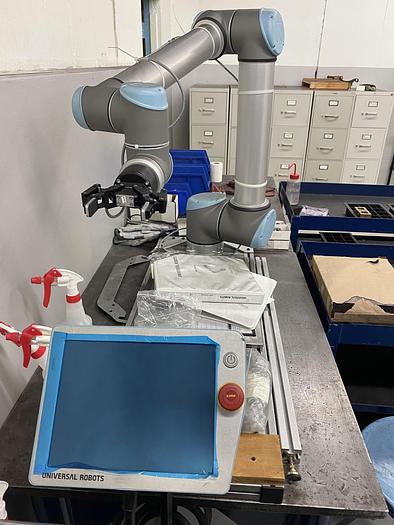 Used UNIVERSAL UR10 6 AXIS COBOT