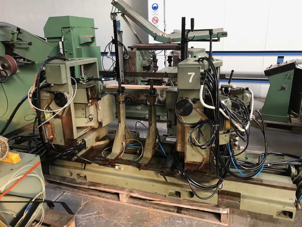 Usato Intestatrice Fresatrice Foratrice doppia, marca Balestrini, modello DFTP, automatica con caricatore