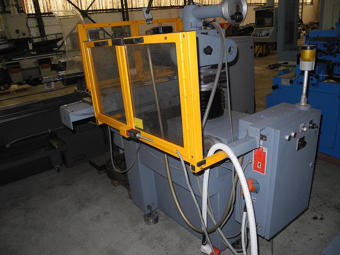 Usato Rettificatrice-affilatrice universale TACCHELLA 40LN