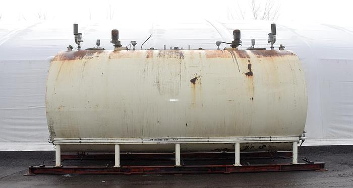 D'occasion USED 8560 GALLON TANK, STAINLESS STEEL, HORIZONTAL, DOUBLE COMPARTMENT TANK