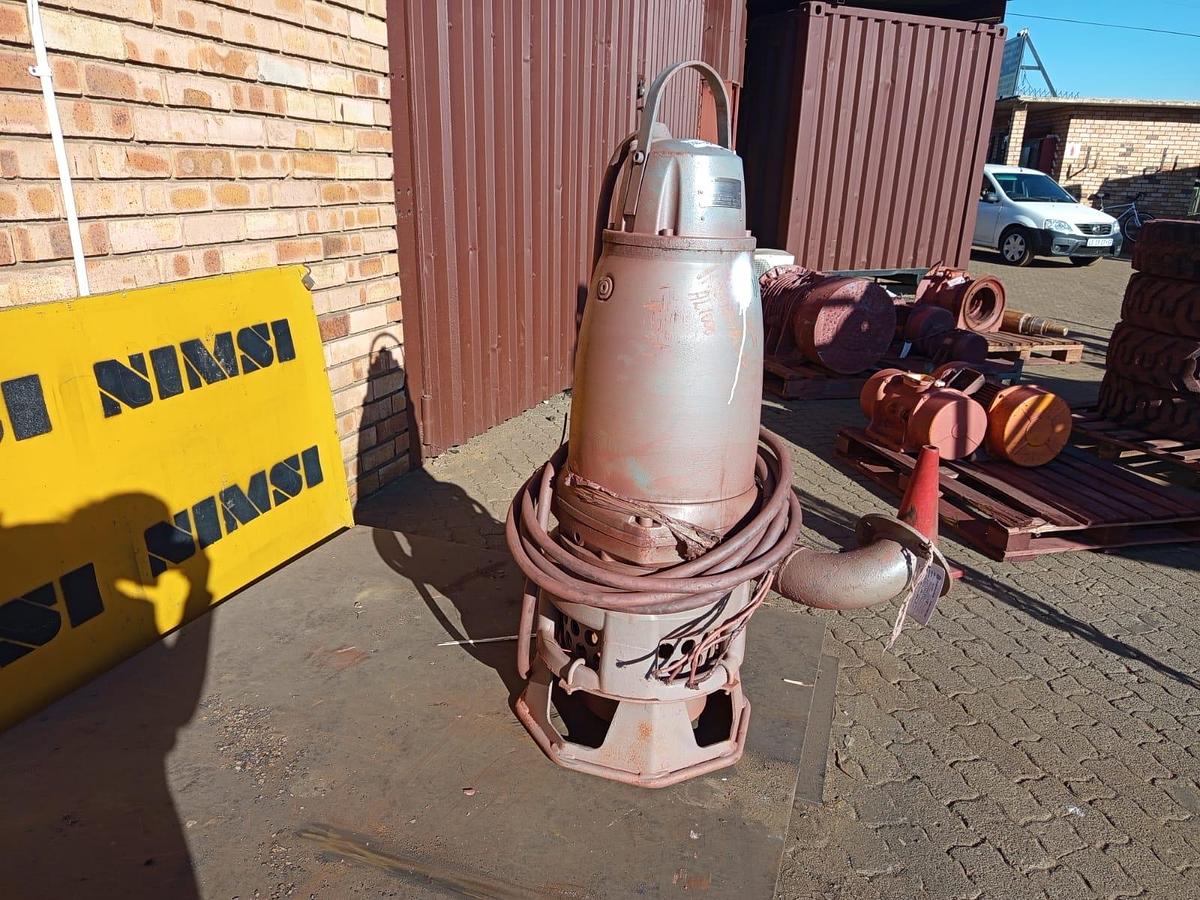 Used SUBMERSIBLE PUMP 400V 15KW