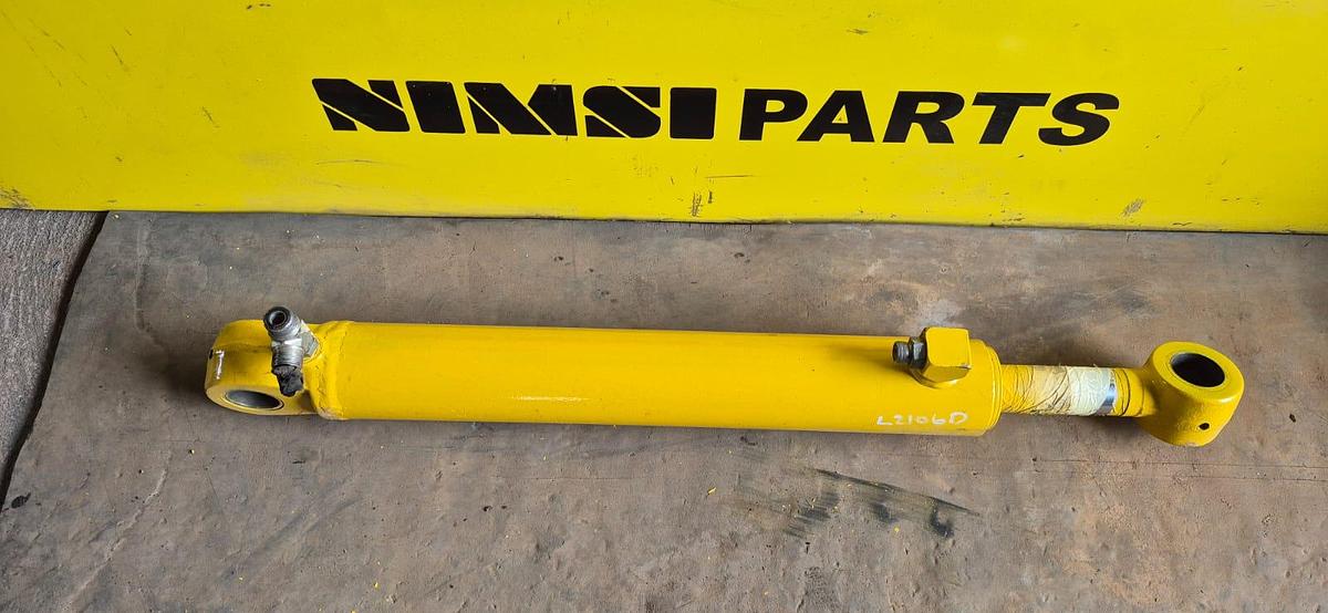 Used BELL L2106D STEERING CYLINDER (USED)