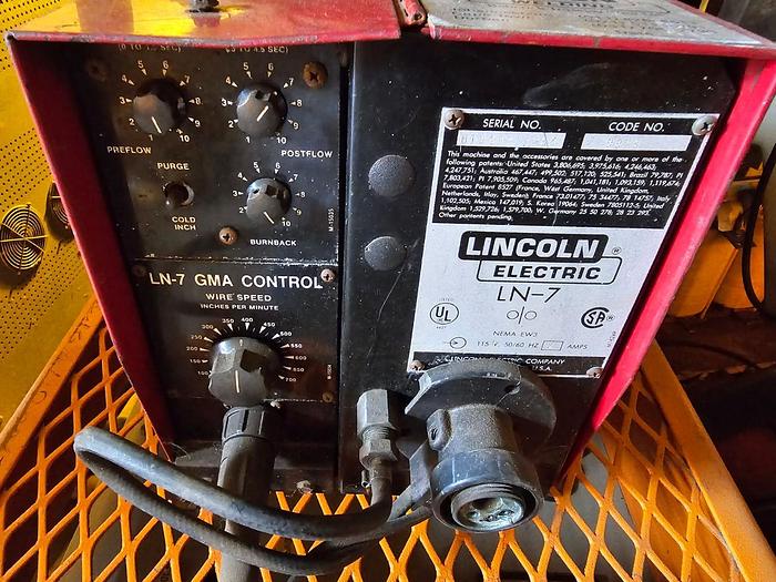 Used LINCOLN LN-7 CO2 WELDER WIRE FEEDER(NOT TESTED)