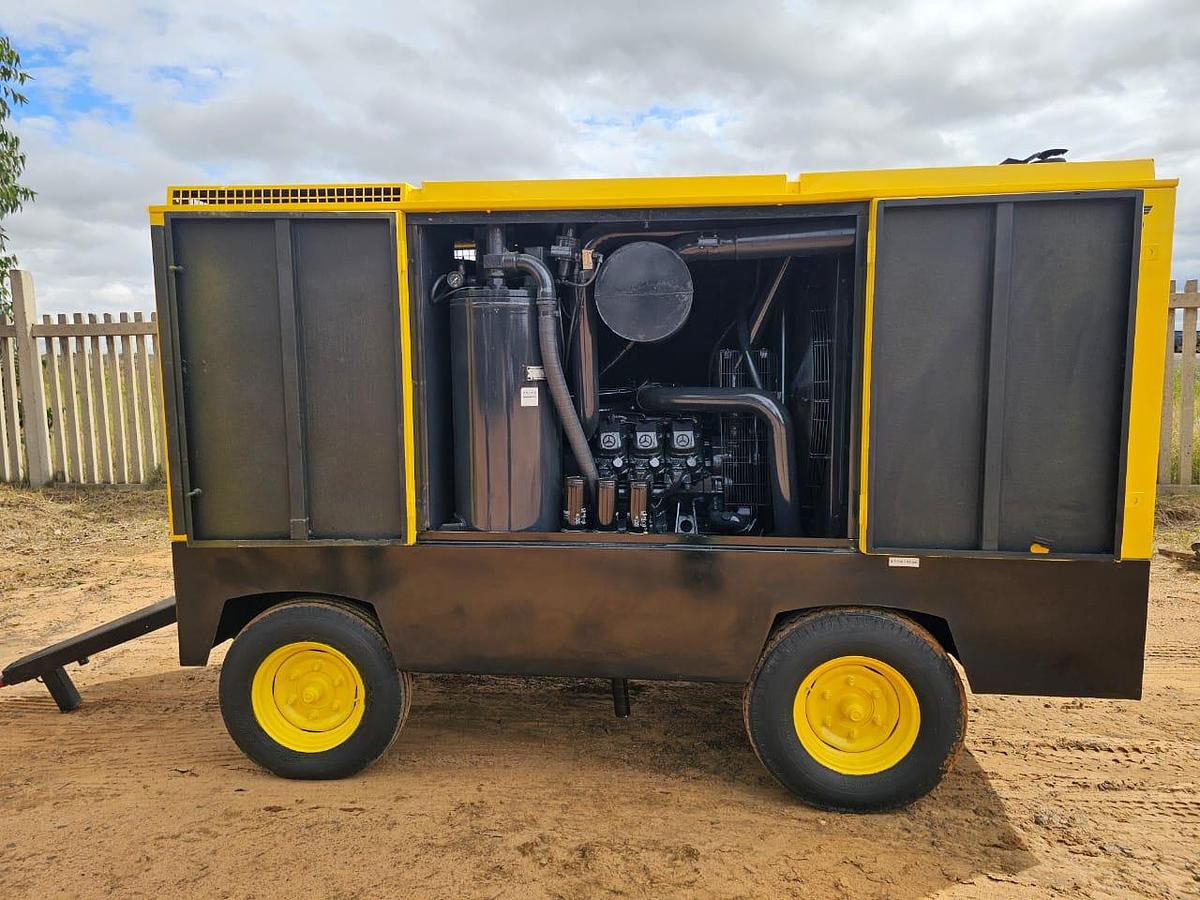 Used ATLAS COPCO XAS 495 MOBILE COMPRESSOR WITH MERCEDES BENZ ENGINE - OPERATIONAL