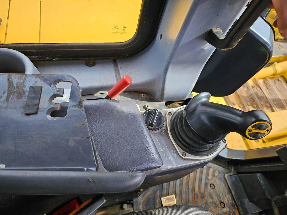 Used KOMATSU D155AX TRACKED DOZER - OPERATIONAL