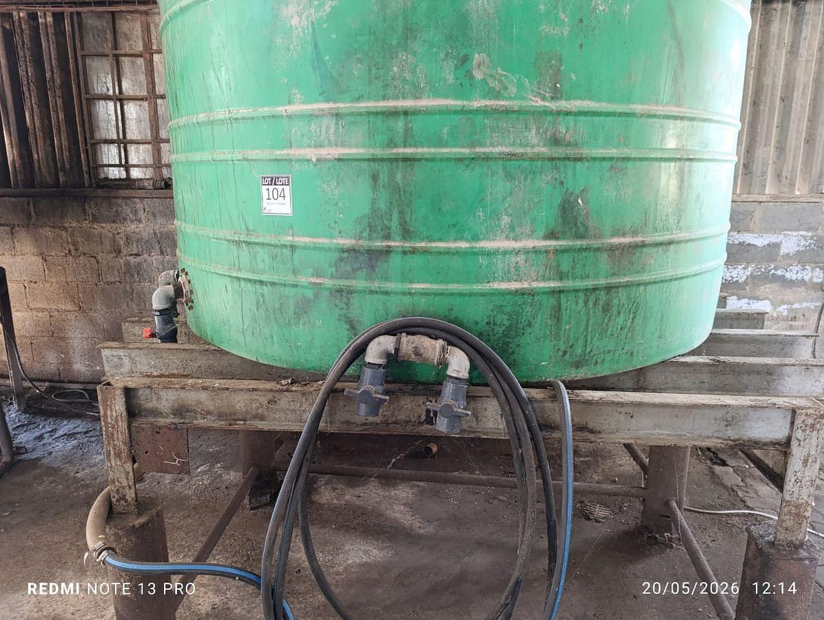 Used 10 000 LITER TANK ON STAND