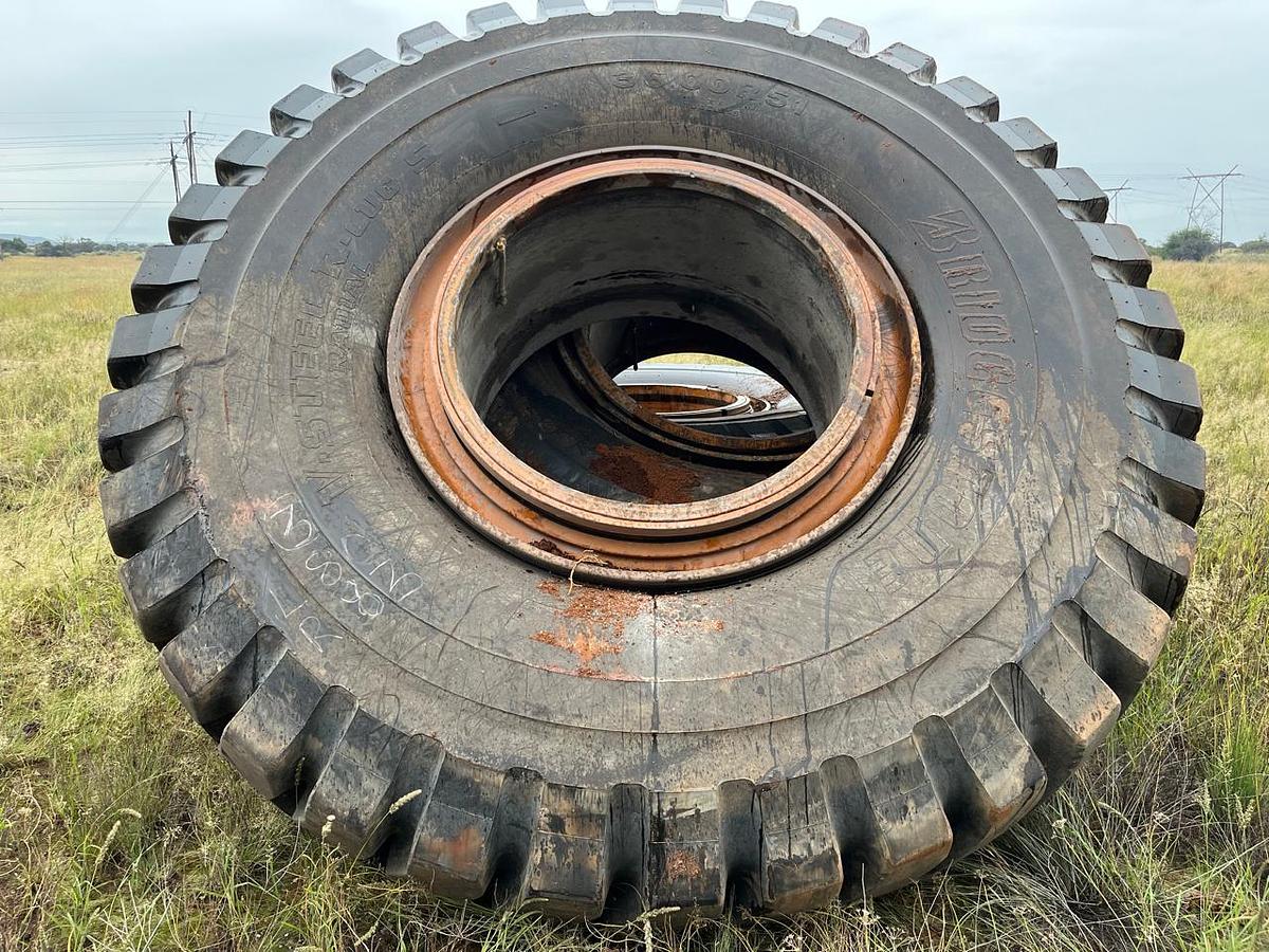 Used MIXED BRIDGESTONE EARTHMOVING TYRES - USED CONDITION