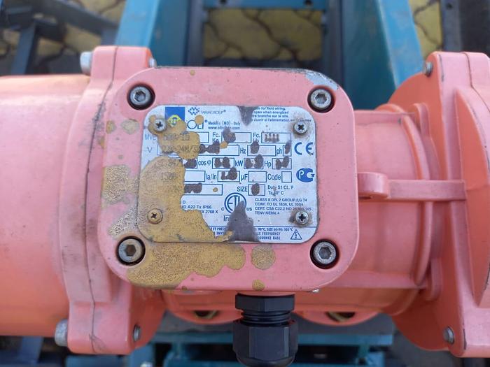 Used MINI VIBRATING SCREEN WITH 2 VIBRATING MOTORS