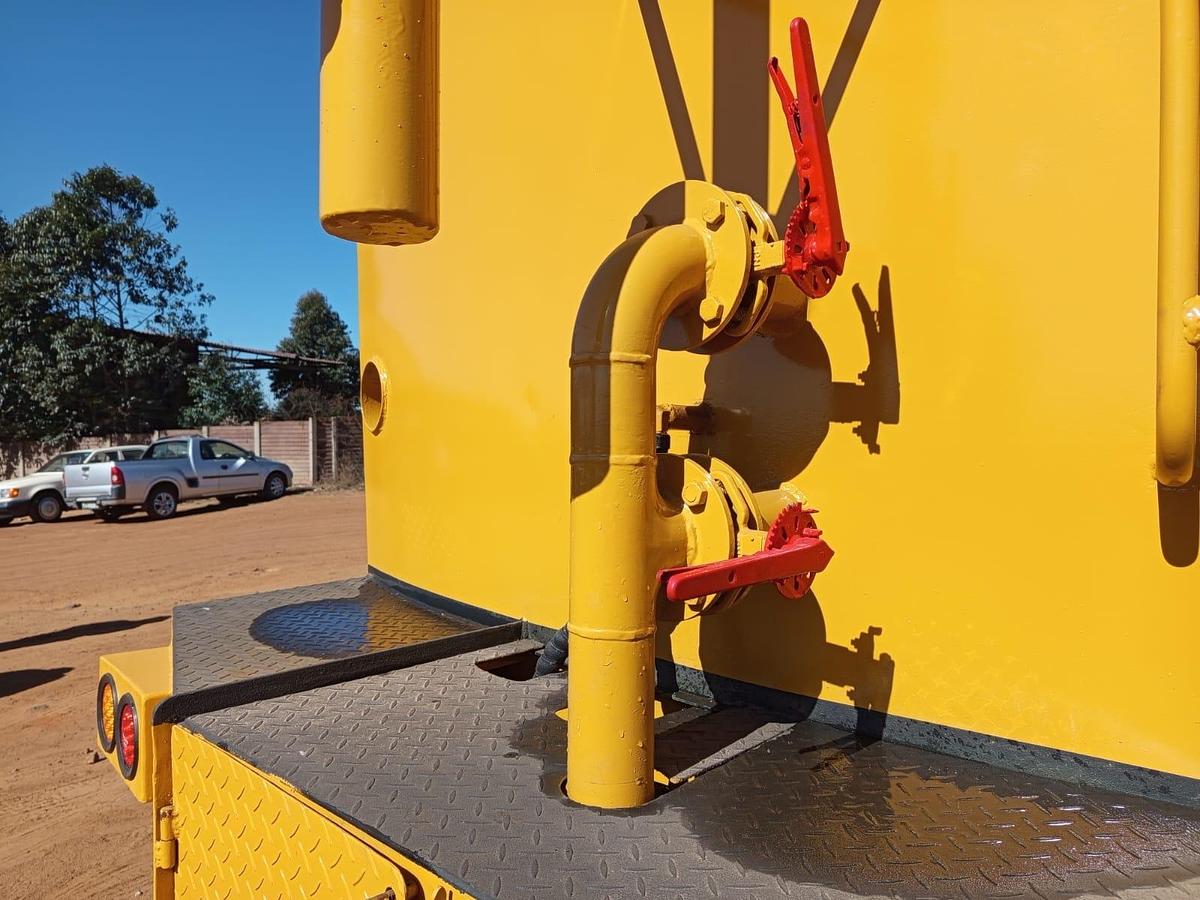 Used BELL B18D ARTICULATED WATER TANKER