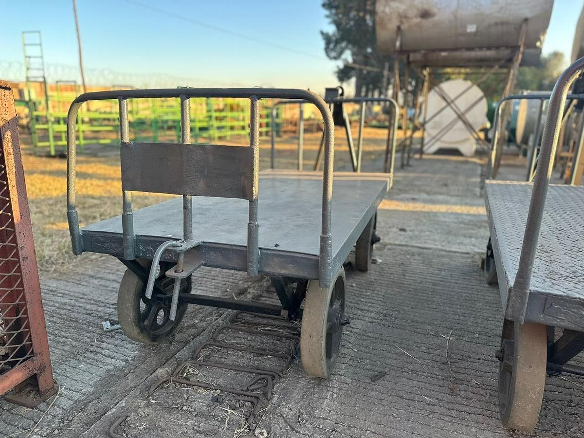Used MEDIUM DUTY ALL PURPOSE TROLLIES