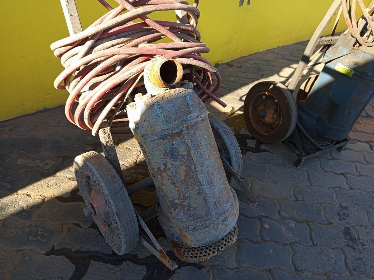 Used SUBMERSIBLE PUMP (NO PLATE)