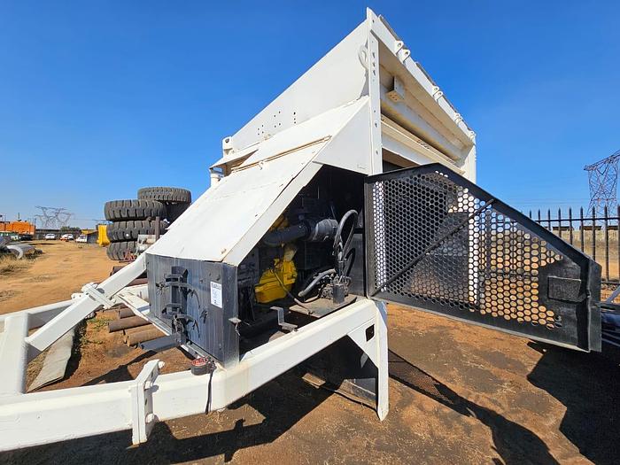Used DIESEL MOTOR HYDRAULIC MOBILE VIBRATING SCREEN (OPERATIONAL)