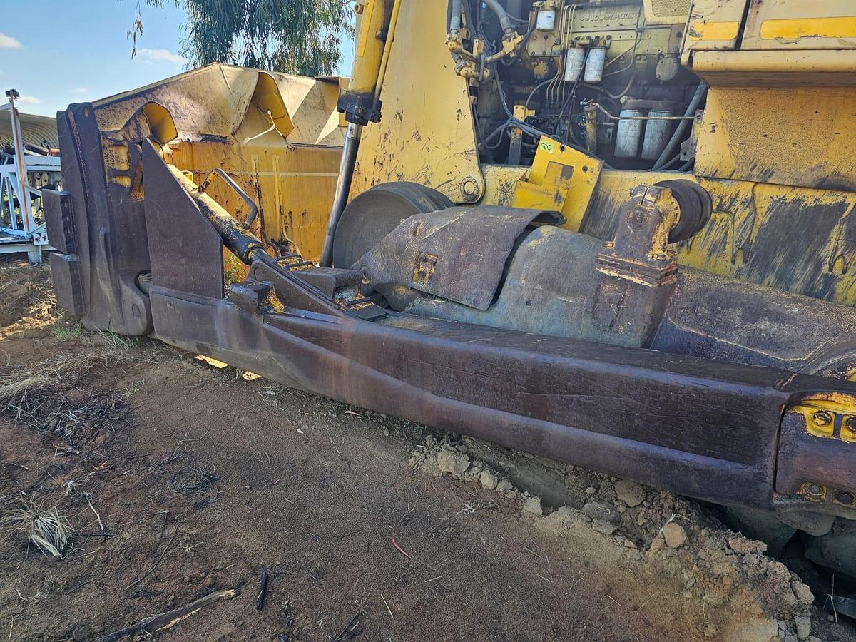 Used D375A KOMATSU DOZER (STRIPPING)