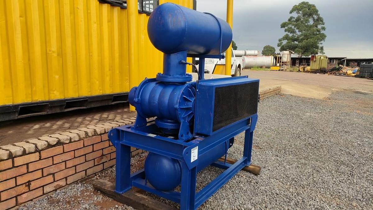 Used UNIVERSAL SAL BLOWER