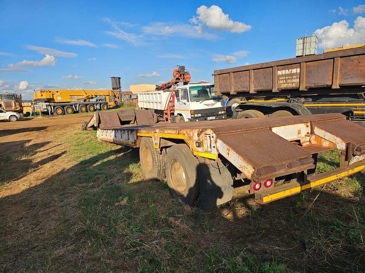 Used SWIFT LOWBED TRAILER