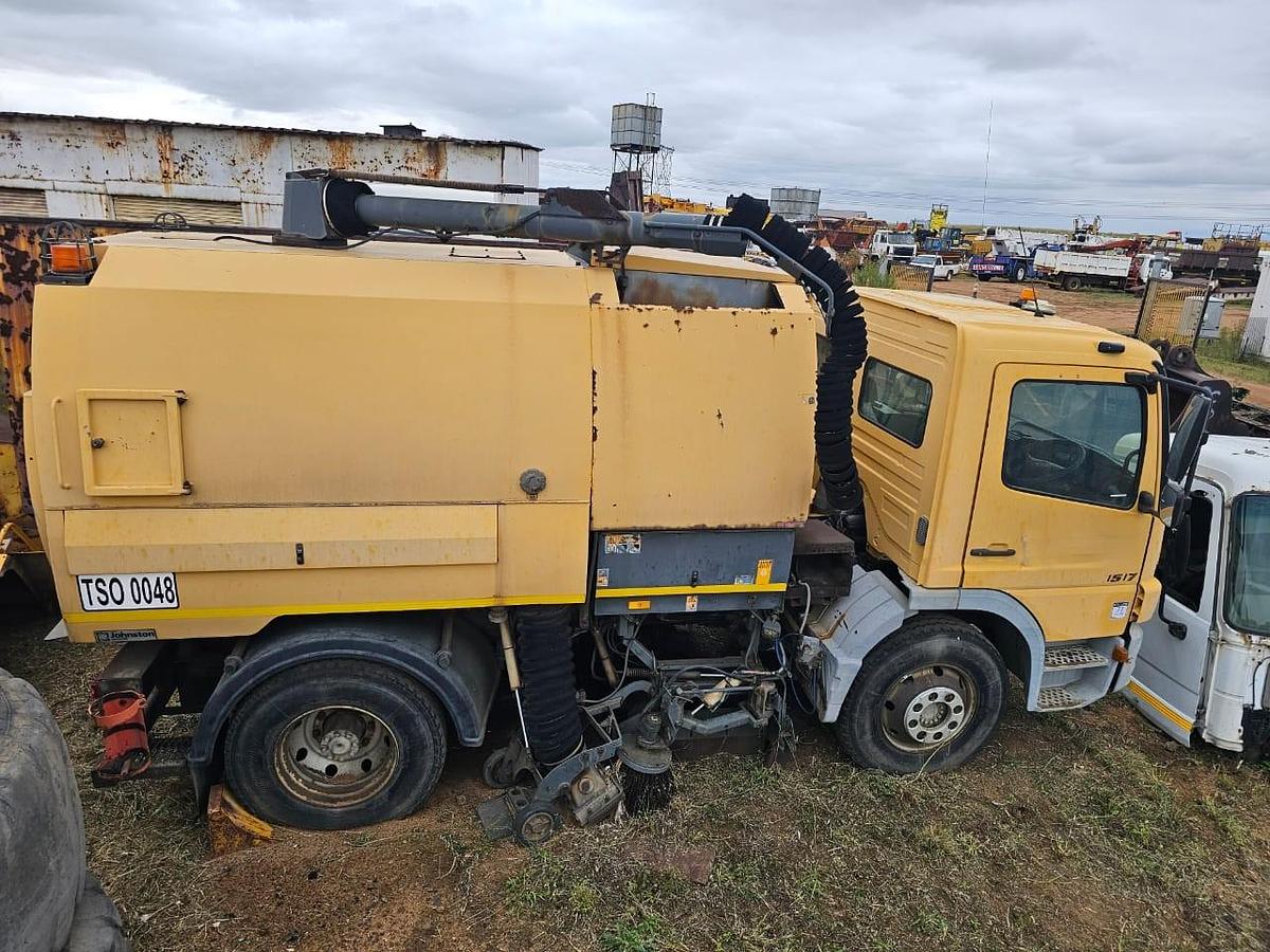 Used MERCEDES-BENZ ATEGO 1517 WATER TANK TRUCK