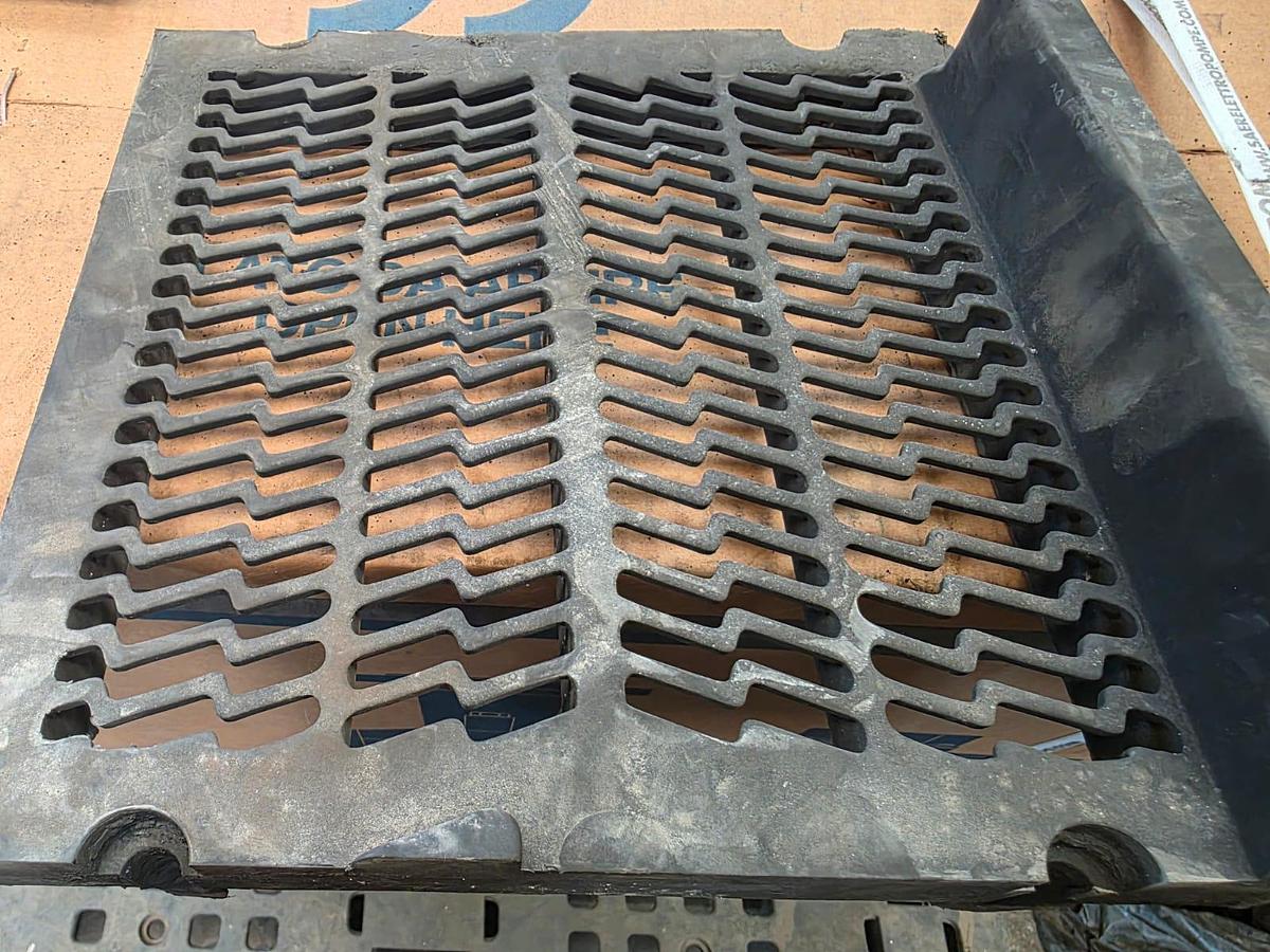 Used POLY DECK 4,5CM X 1CM