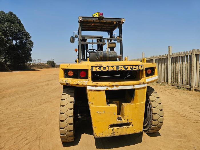 Used KOMATSU FD80H-5 FORKLIFT WITH TWO (2) EXTENDED FORKS (RUNNER) (BATTERIES NOT INCLUDED)