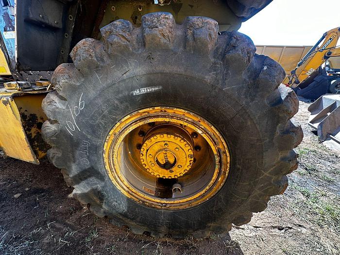 Used BELL TRACTOR (RUNNER)