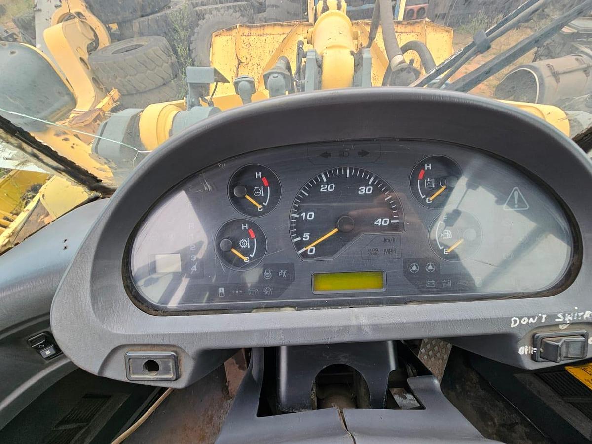 Used KOMATSU WA470-B FRONT END LOADER - INOPERABLE