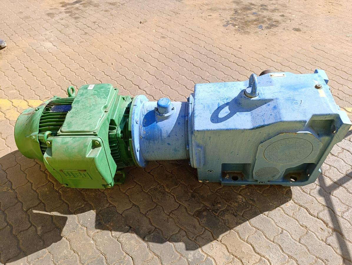Used POWERPACK GEARBOX WITH ELECTRIC MOTOR 45KW