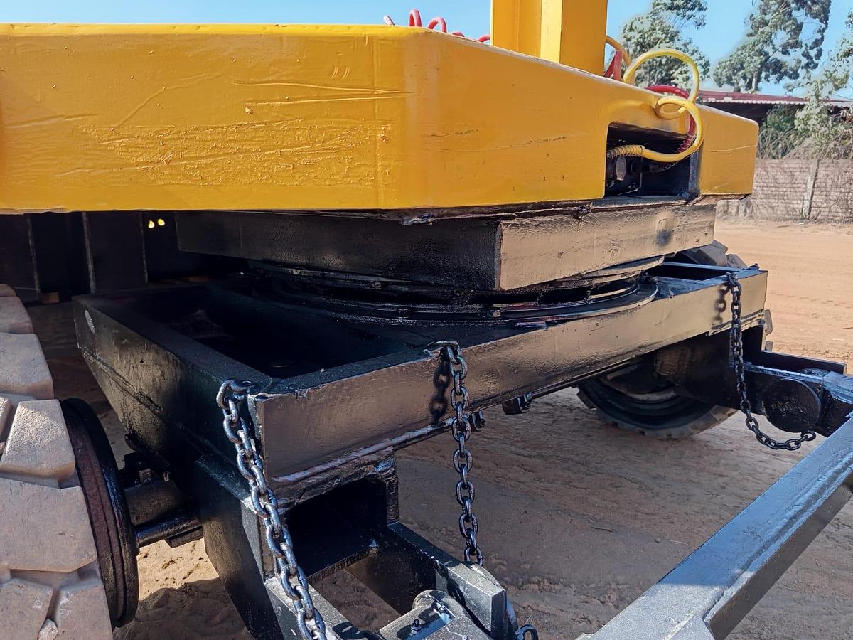 Used LOW BED TRAILER 2.5M X 8.35M (USED)