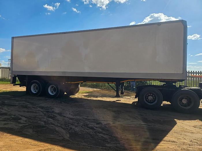 Used SERCO DOUBLE AXLE INSOLATED BODY TRAILER WITH RAVIOLI TAIL LIFT