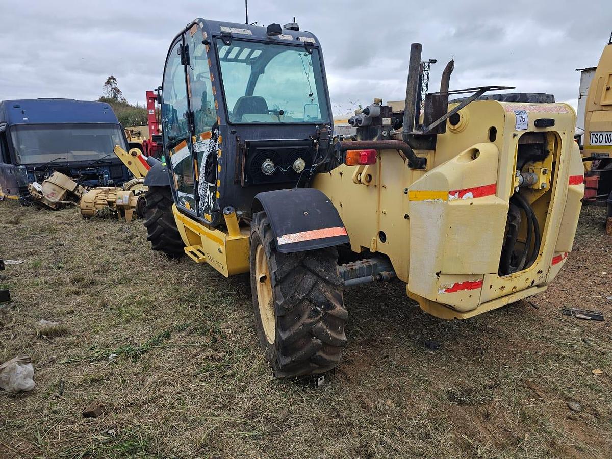 Used NEW HOLLAND LM1445 TELEHANDLER