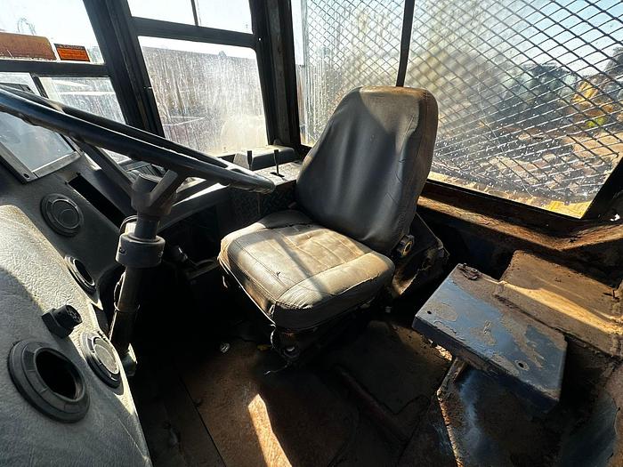 Used BELL TRACTOR (RUNNER)