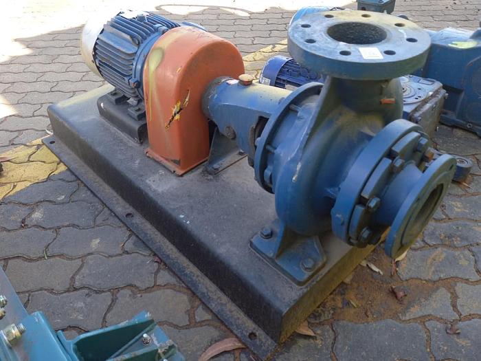 Used PUMP WITH ELECTRIC MOTORS (THEY HAVE PLATES)