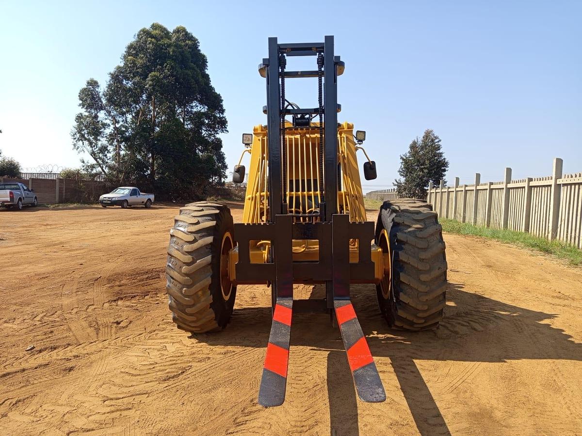 Used BELL 120 SUPER 2.75 TON ROUGH TERRAIN FORKLIFT(USED CONDITION)