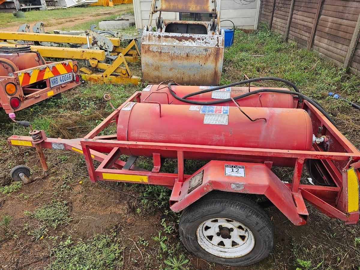Used SINGLE AXLE 125KG (2) DRY CHEMICAL POWDER FIRE EXTINGUISHER TRAILER