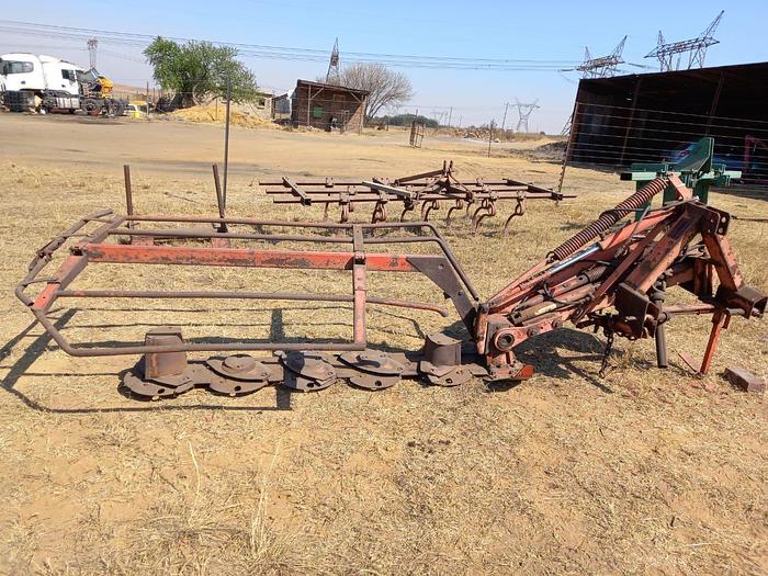 Used KUHN 5 TOLL CUTTING MACHINE