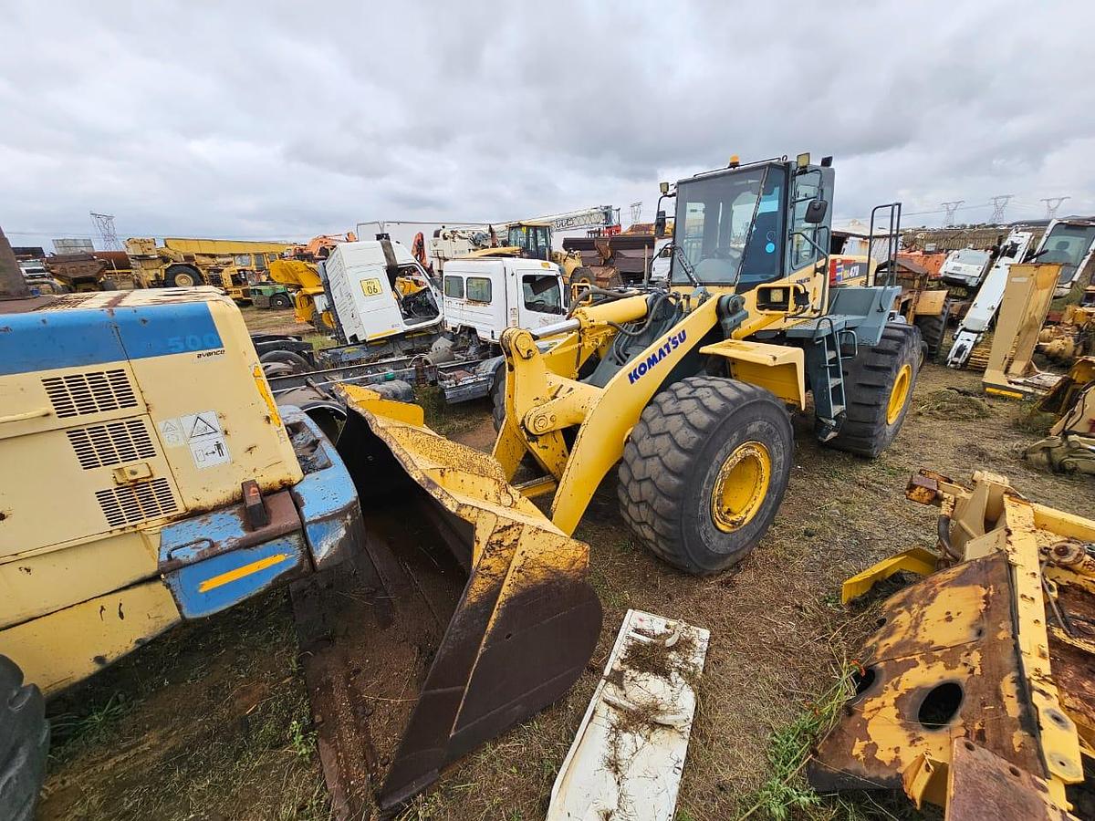 Used KOMATSU WA470-B FRONT END LOADER - INOPERABLE