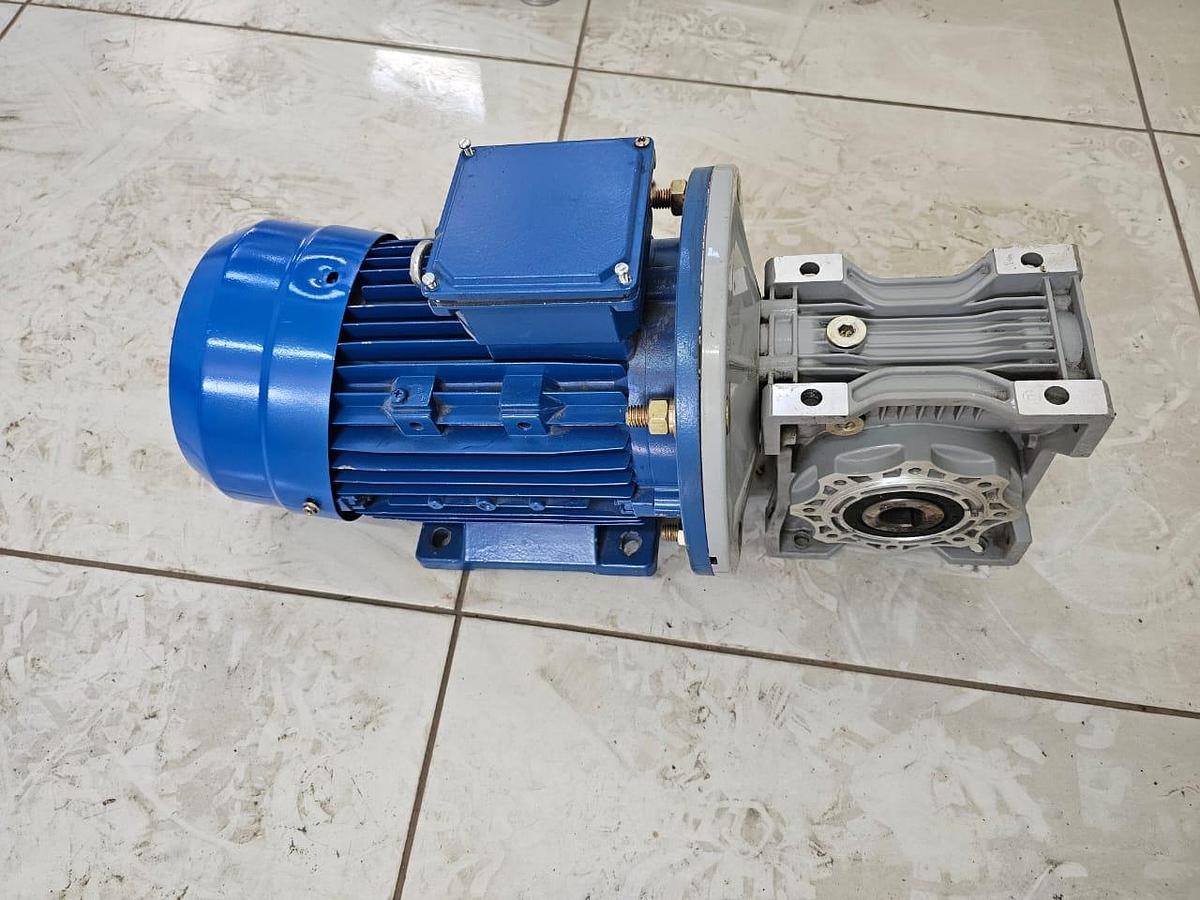 Used 2.2 KW MOTORIZED GEARBOXES