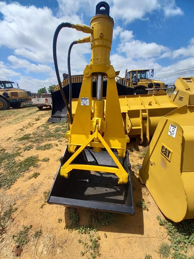 Used CAT HYDRAULIC CLAMP SHELL GRAB