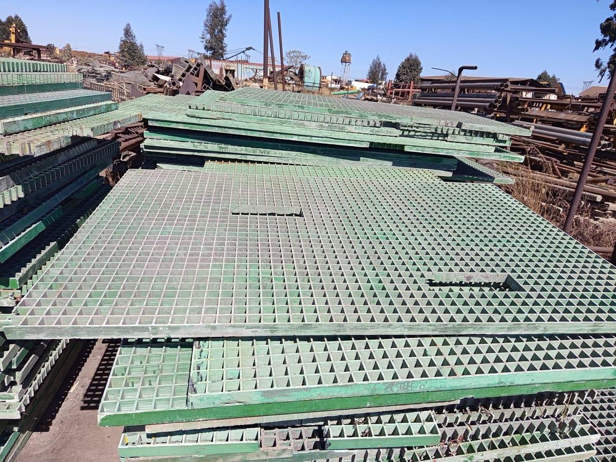 Used VARIOUS SIZED FIBREGLASS WALKWAY GRIDS