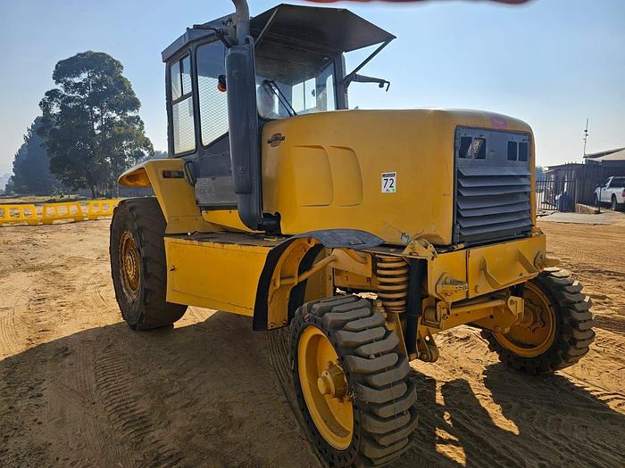 Used BELL TRACTOR (RUNNER)