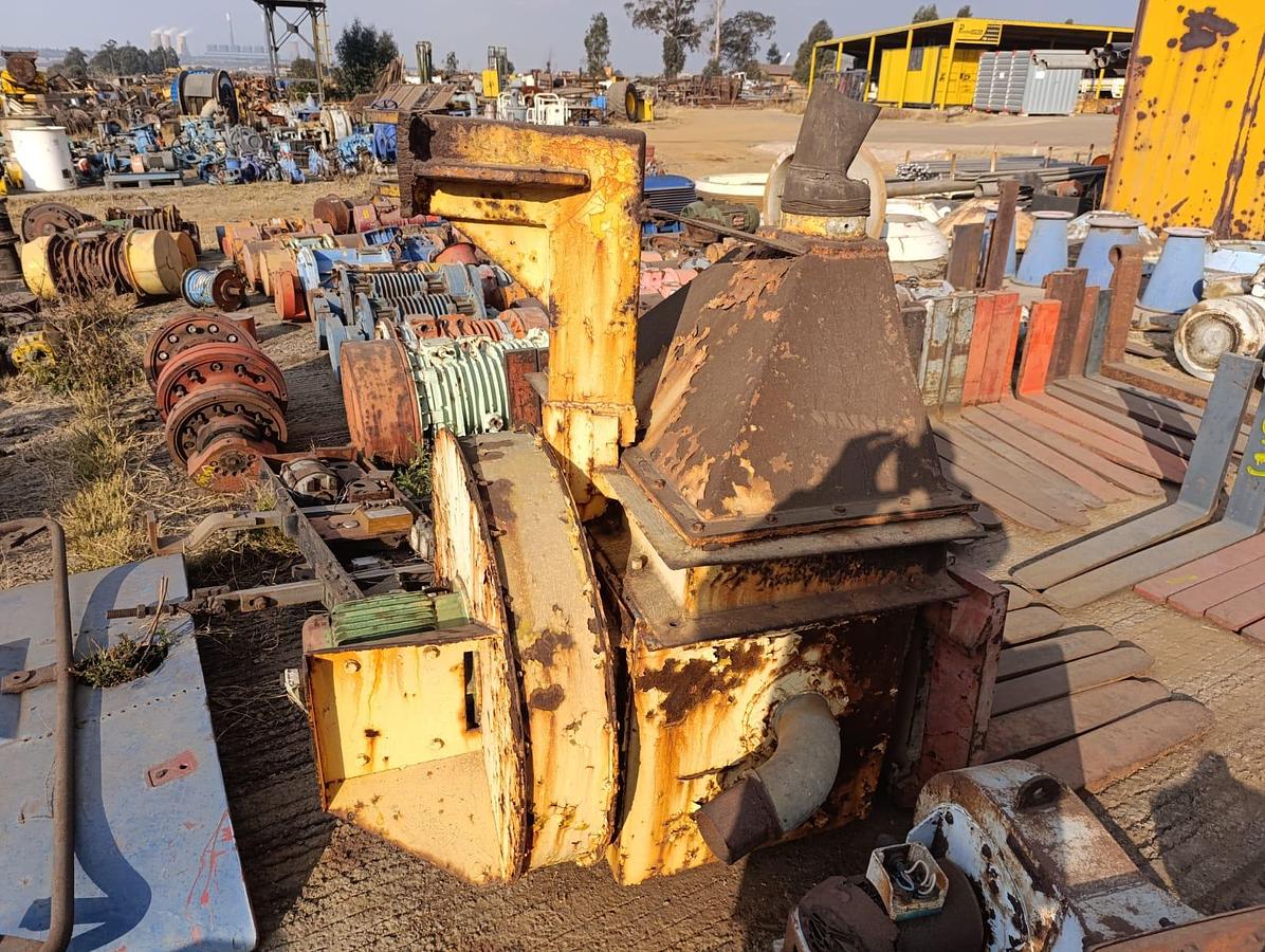 Used SHOOT WITH FAN AND 7.5 KW ELECTRIC MOTOR