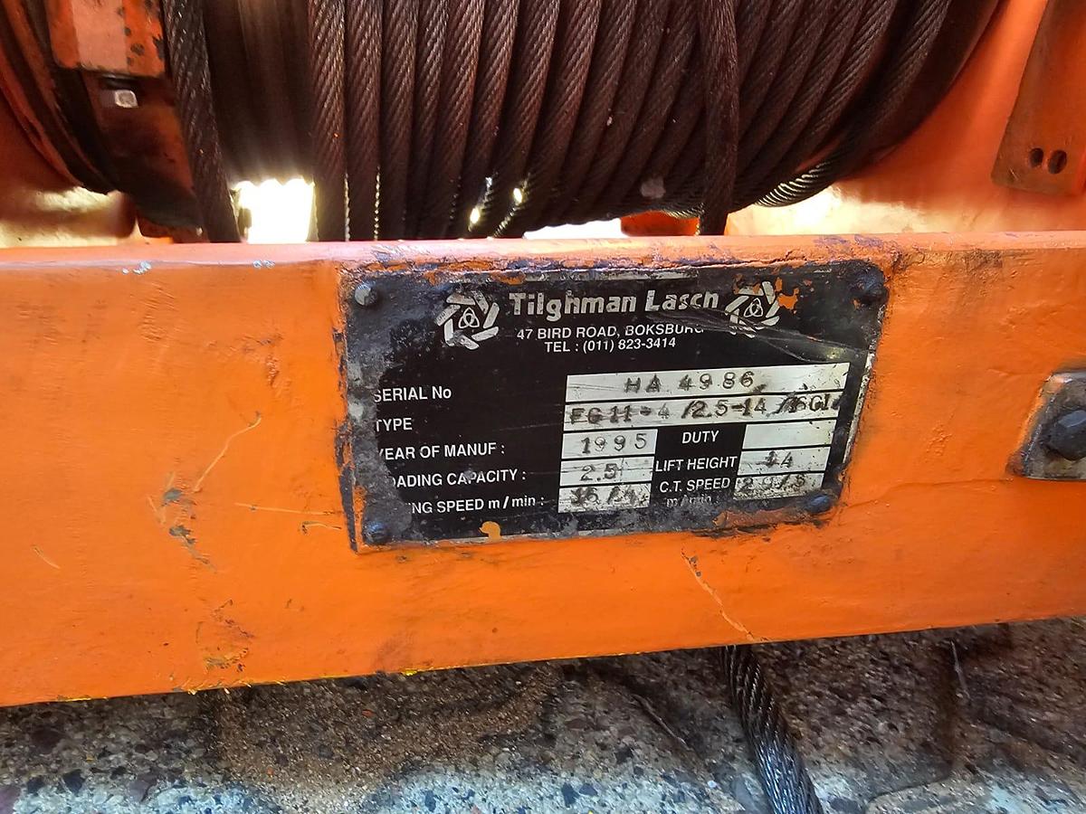 Used ELECTRIC WINCH WITH 2 ELECTRIC MOTORS , DV BOARD & REMOTE (USED)