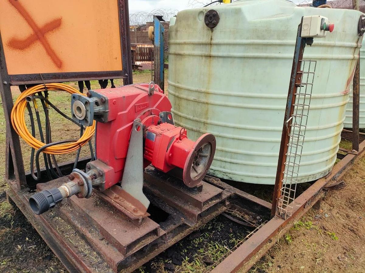 Used AGGREGATE TANKS WITH 2 SEW PERITECTIC PUMPS AND 1 MOTOR