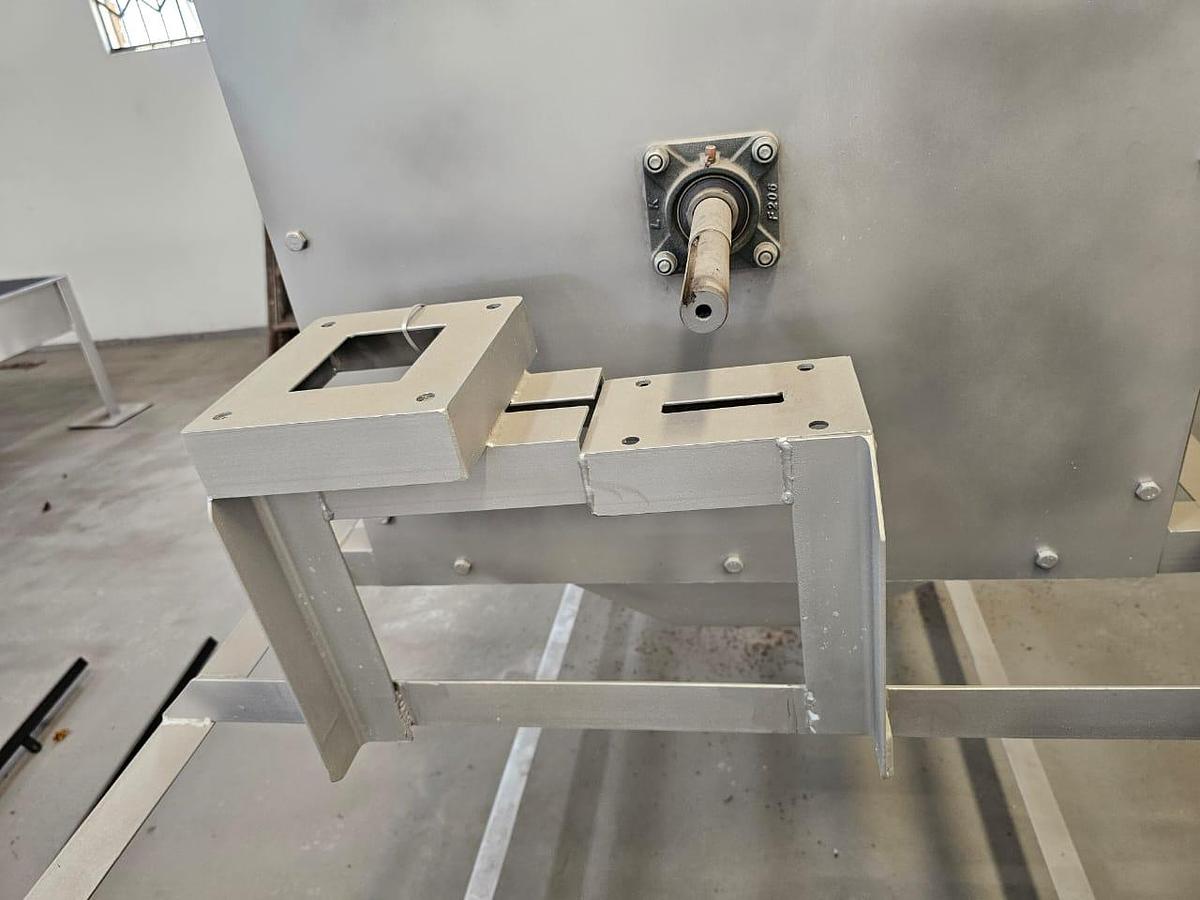 Used SS304 STAINLESS STEEL GRAINING SIFTING MACHINE UNIT