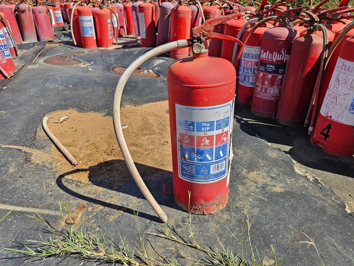 Used 9KG DRY CHEMICAL POWDER EXTINGUISHERS (USED)