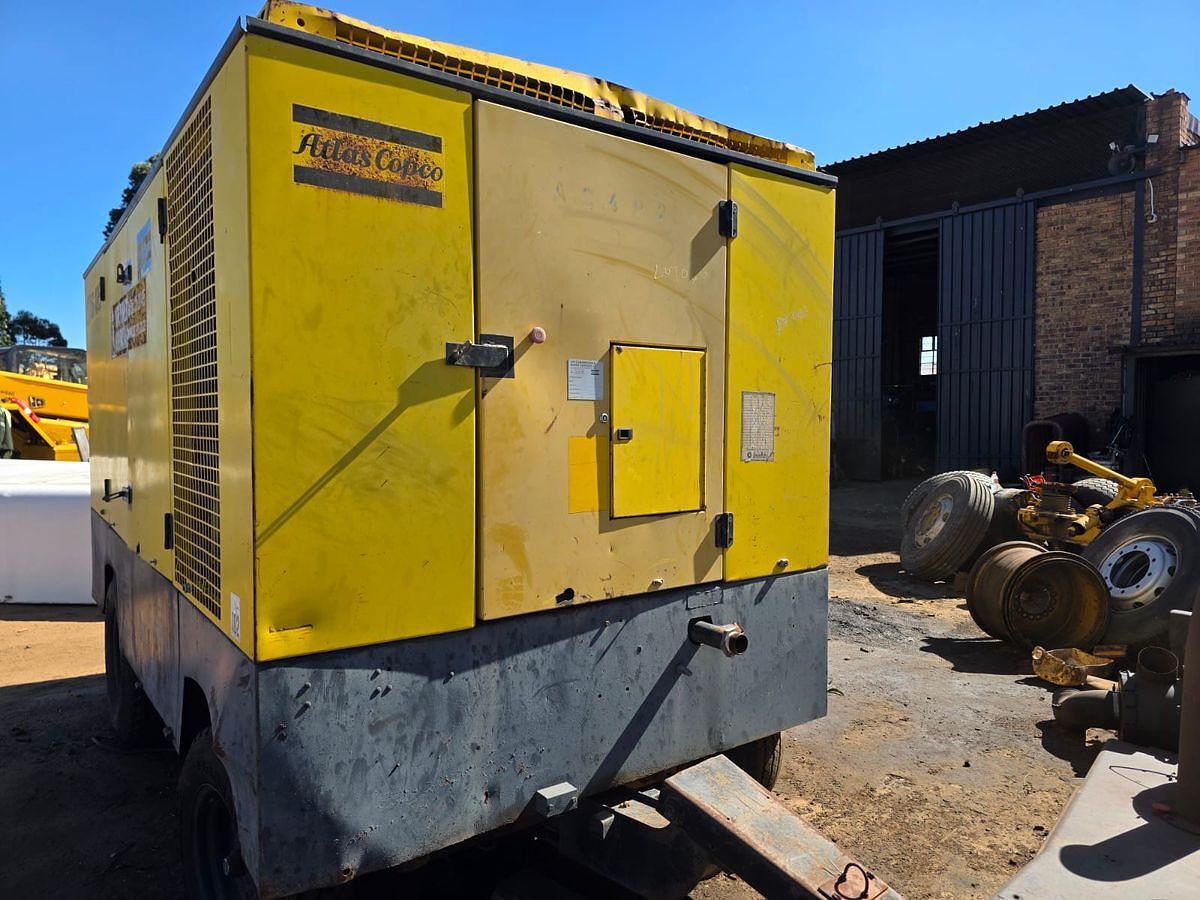 Used ATLAS COPCO XAS 495 MOBILE COMPRESSOR WITH MERCEDES BENZ ENGINE - INOPERABLE