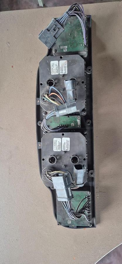 Used CAT CLUSTER (USED)