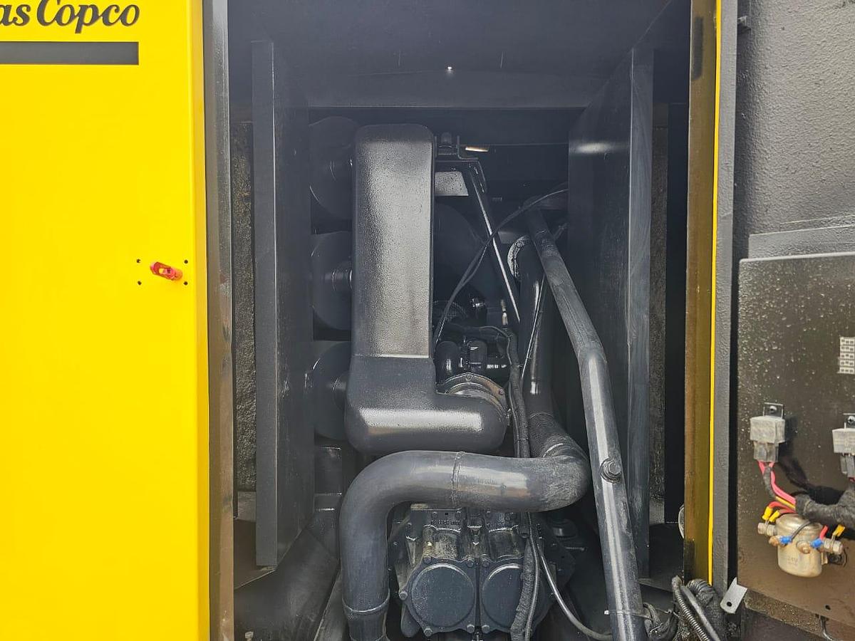 Used ATLAS COPCO XAS 495 MOBILE COMPRESSOR WITH MERCEDES BENZ ENGINE - OPERATIONAL
