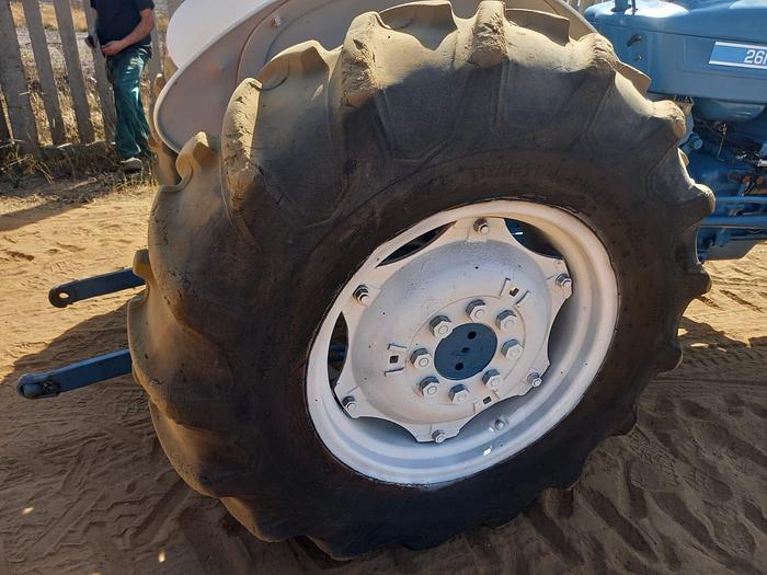 Used FORD 2610 TRACTOR (RUNNER)